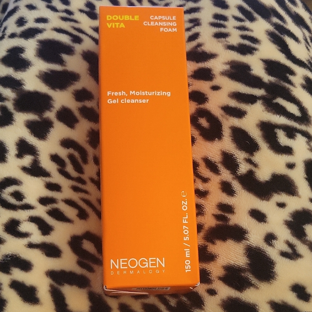 NIB Double Vita Capsule Cleansing Foam By Neogen Dermalogy